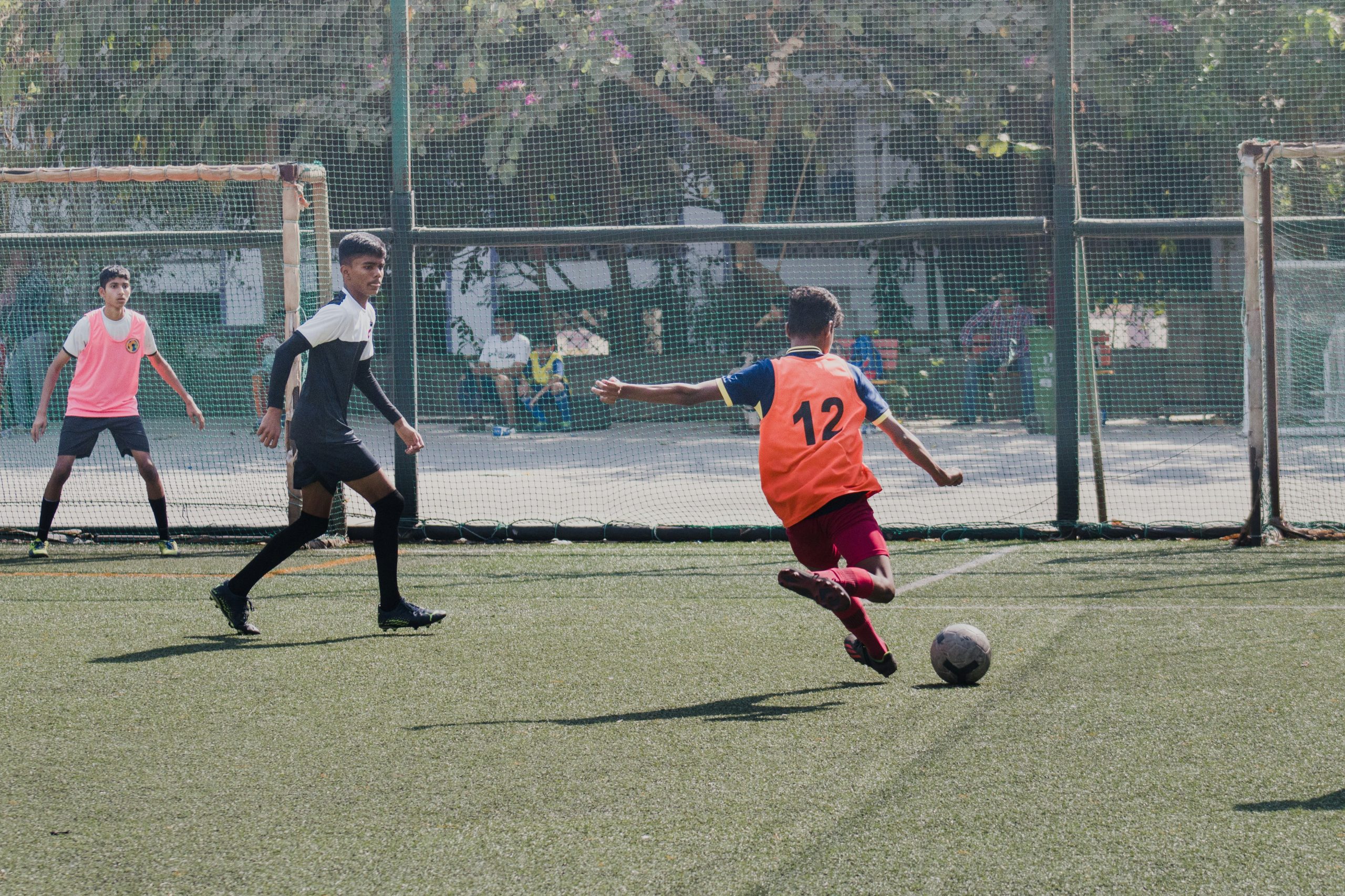 Phân tích chiến lược truyền thông của FIFA và UEFA