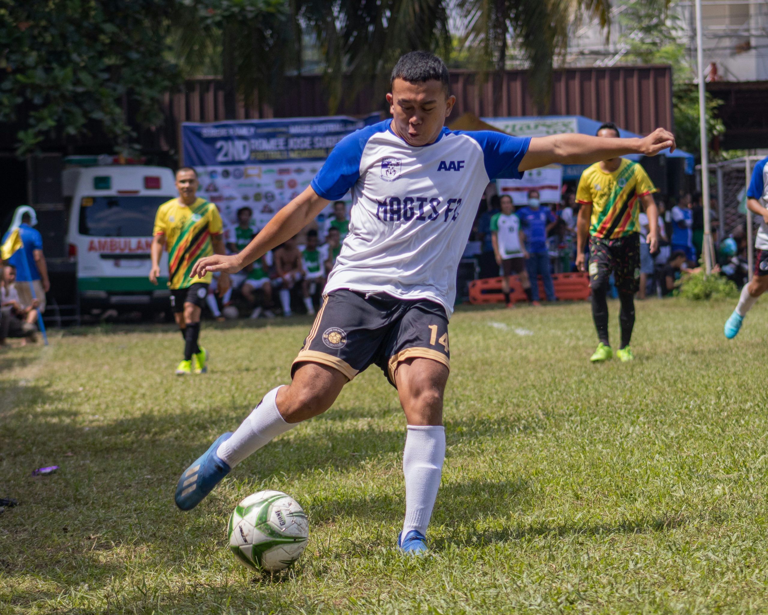 Phân tích chiến lược truyền thông của FIFA và UEFA